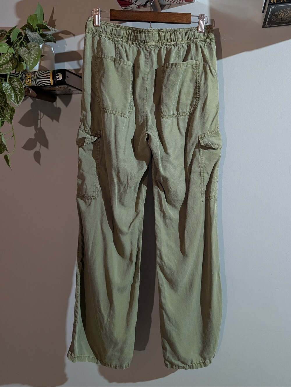 Social Standard By Sanctuary Green Flowy Cargo Pants - Small - Picture 3 of 6